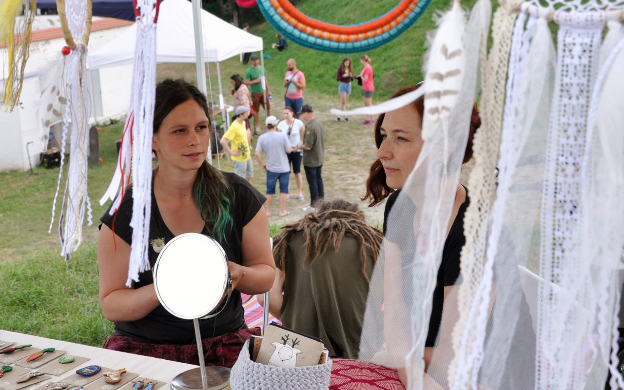 Podpořte prostřednictvím olomouckého Flop shopu české a slovenské designéry