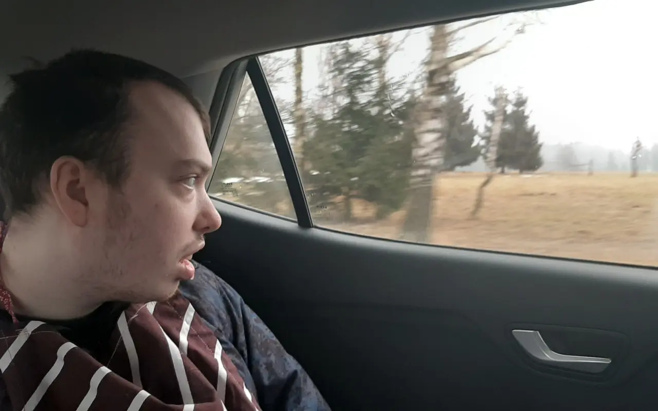 Pomozme mladému muži s Dravetovým syndromem radovat se každý den