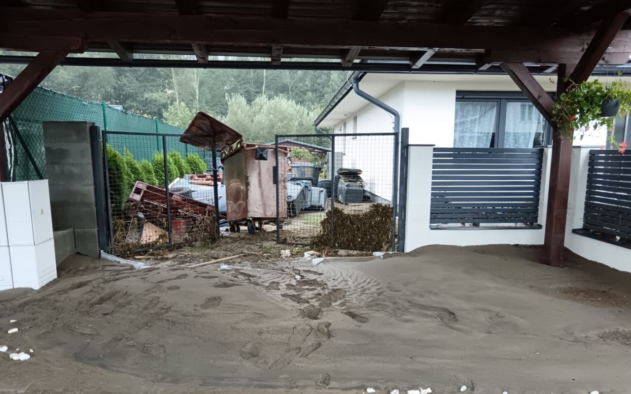 Pomohli jste Míši, které povodeň zničila domov v České Vsi