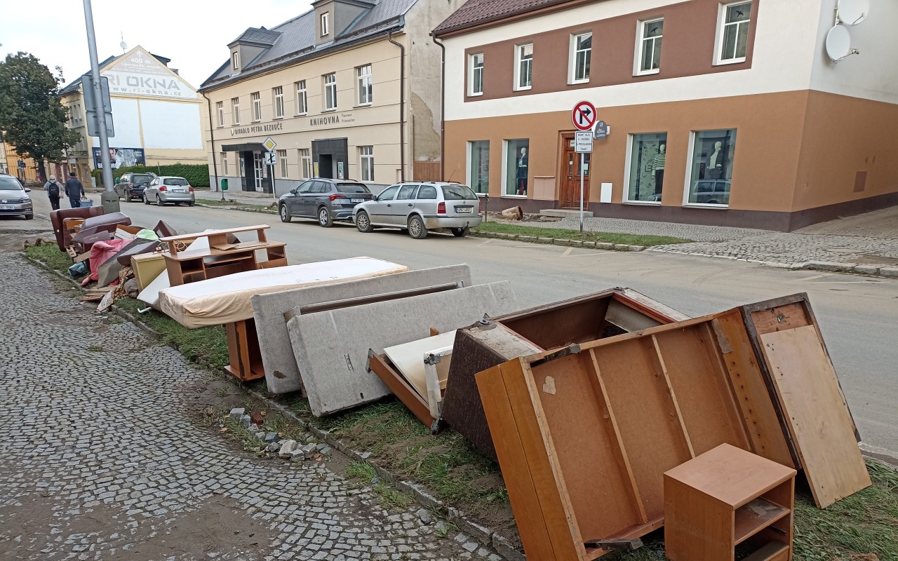 Pomohli jste babičce s dědou po povodních v Jeseníku