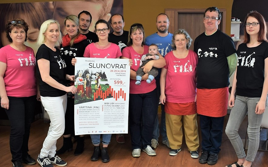 Káva pro Radost na Hradeckém slunovratu
