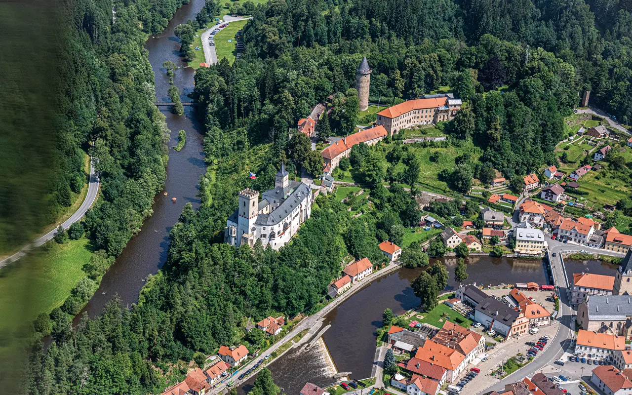 Dárková kniha Vltava z nebe – podpořte knihu ke 150. výročí Smetanovy Vltavy!