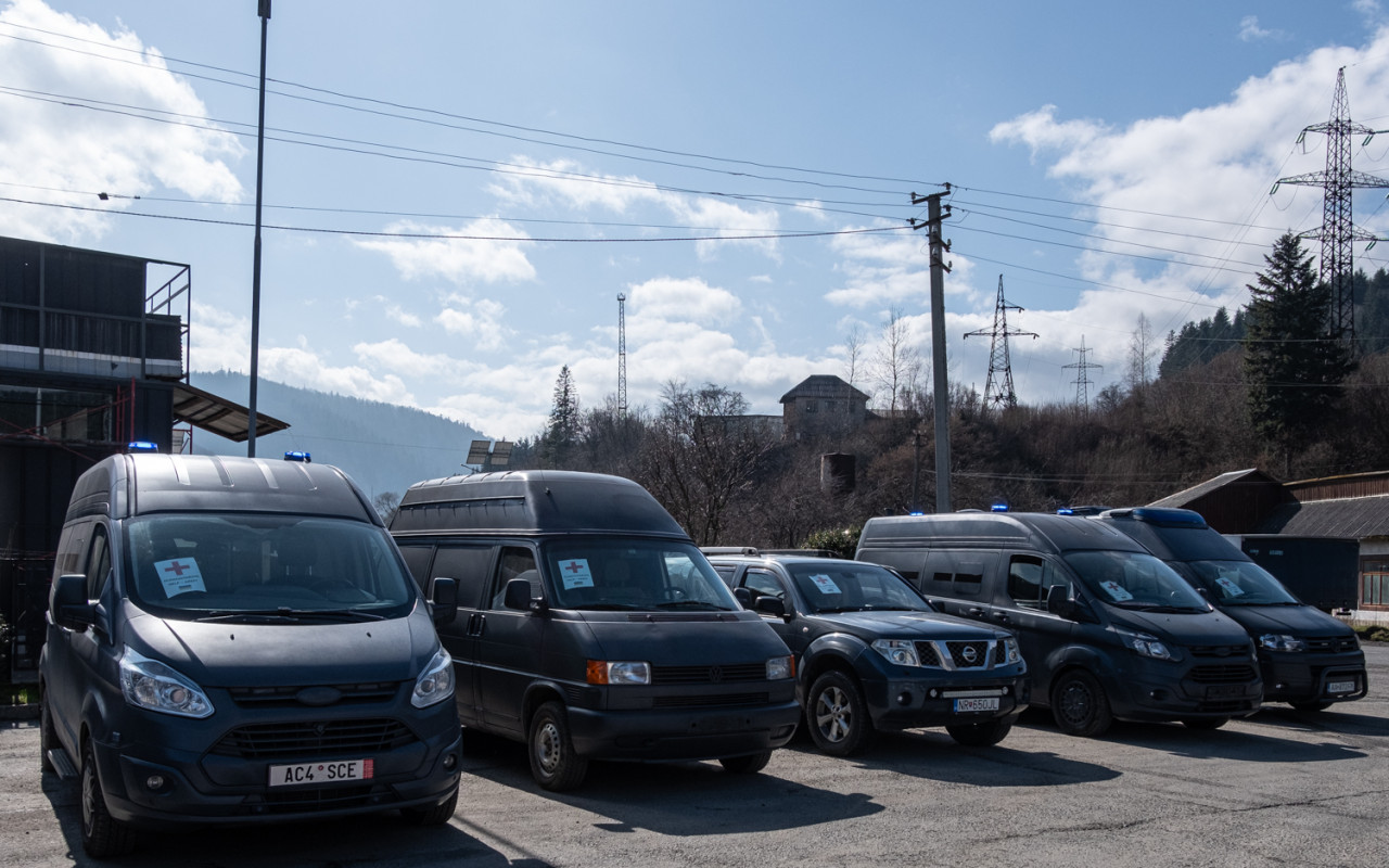 Složili jste se na sanitky pro zdravotníky na frontu