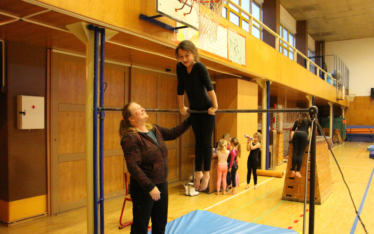 Proměňte starou dílnu na tělocvičnu pro gymnastky