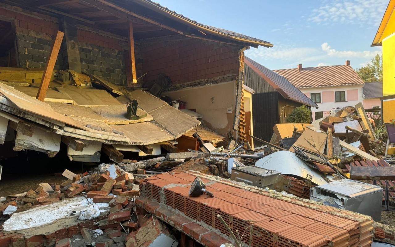 Pomohli jste seniorům, kterým vzala voda úplně všechno