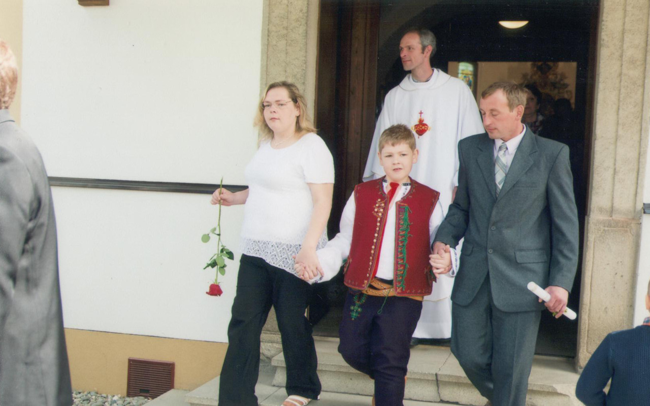 Pomozme Danielovi, který ztratil rodiče, aby neztratil i domov