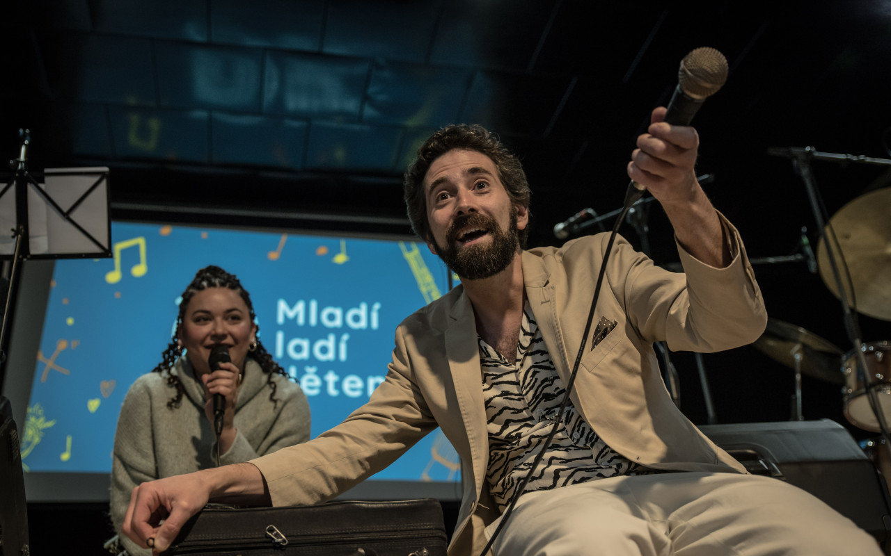 Mladí ladí dětem: podpořte radost z hudby u těch nejmenších