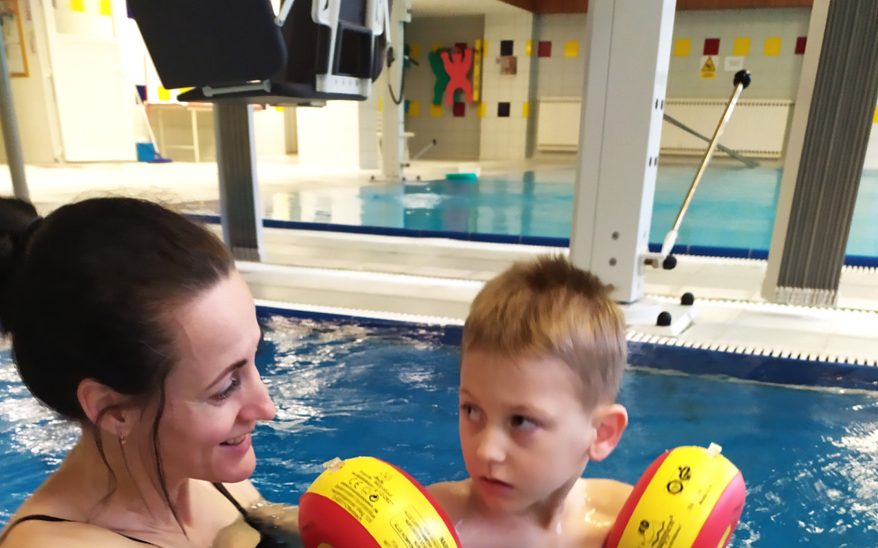 Pomohli jste Rostíkovi s nákladnými neurorehabilitacemi.