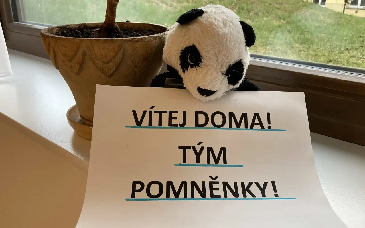 Pět smyslů pro Pomněnku