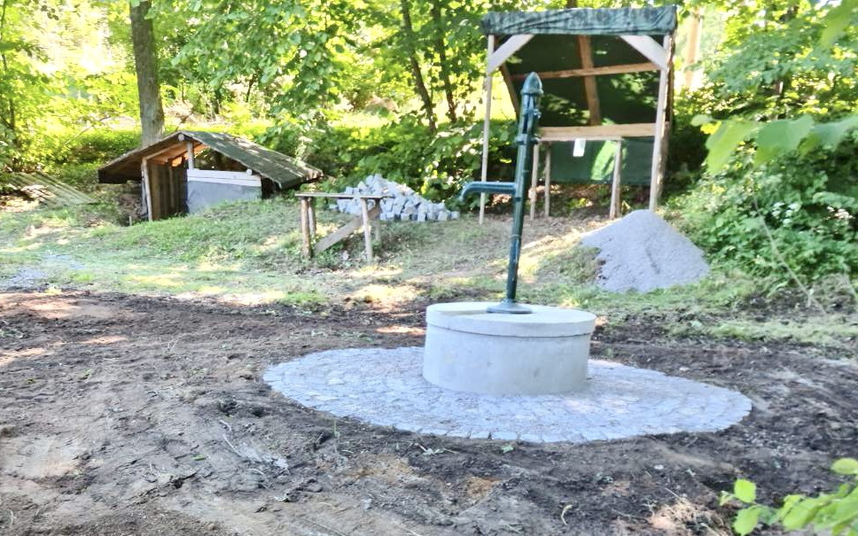 Voda pro skauty - zajištění vrtané studny