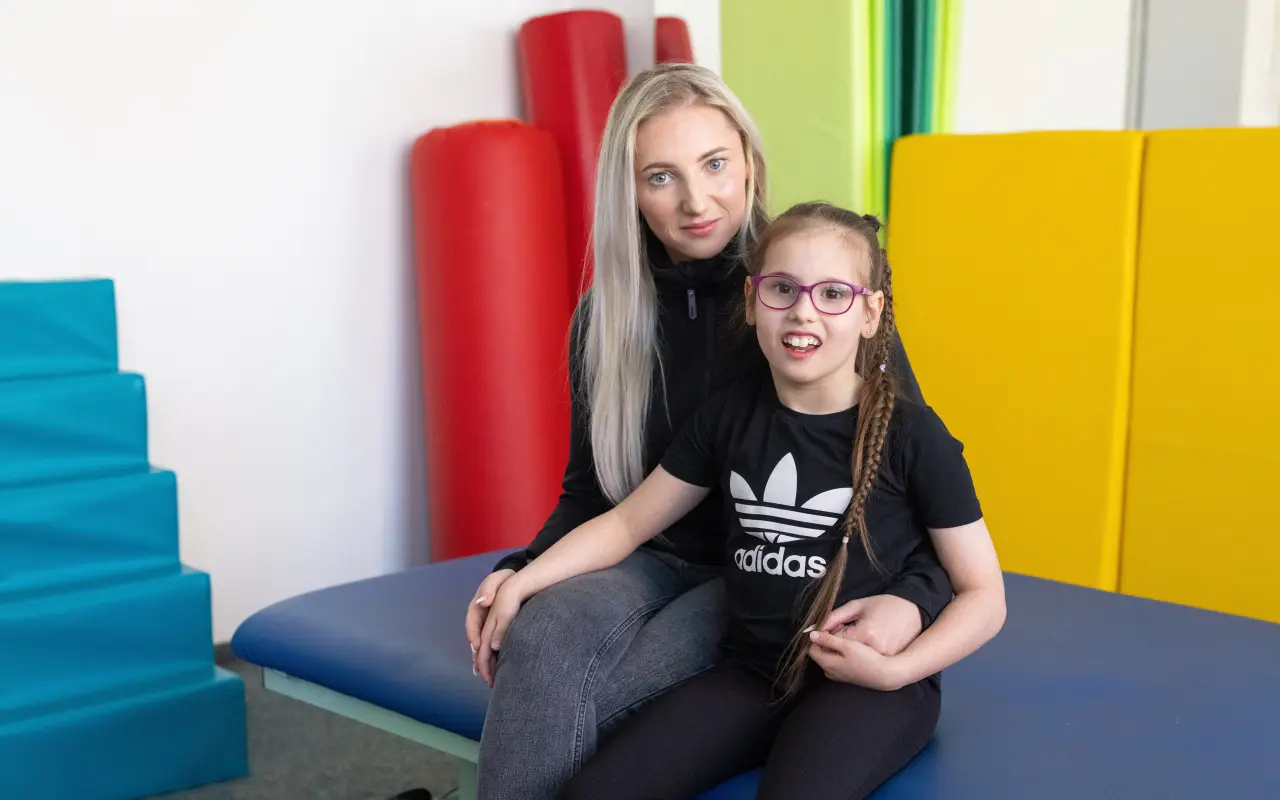 Pomohli jste Ivce a Klárce kilometry pro terapie a rehabilitace