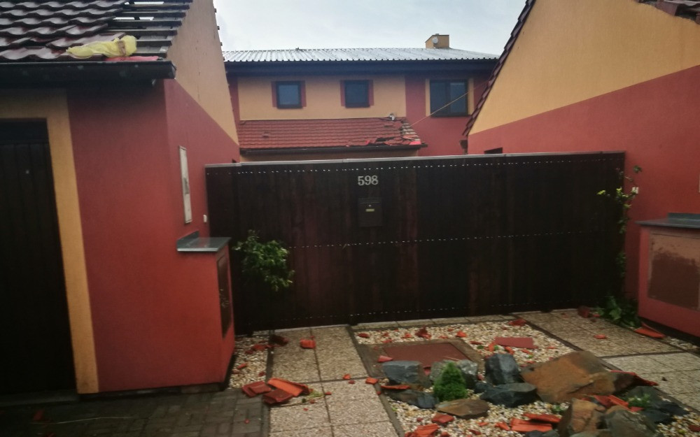 Pomoc rodině Doležalových, které tornádo zničilo domov napříč třemi generacemi