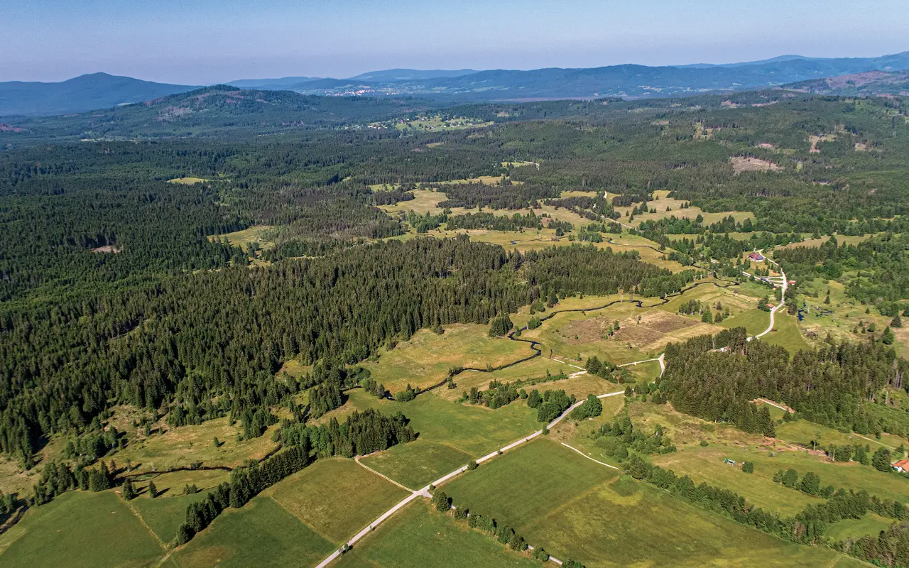Dárková kniha Vltava z nebe – podpořte knihu ke 150. výročí Smetanovy Vltavy!