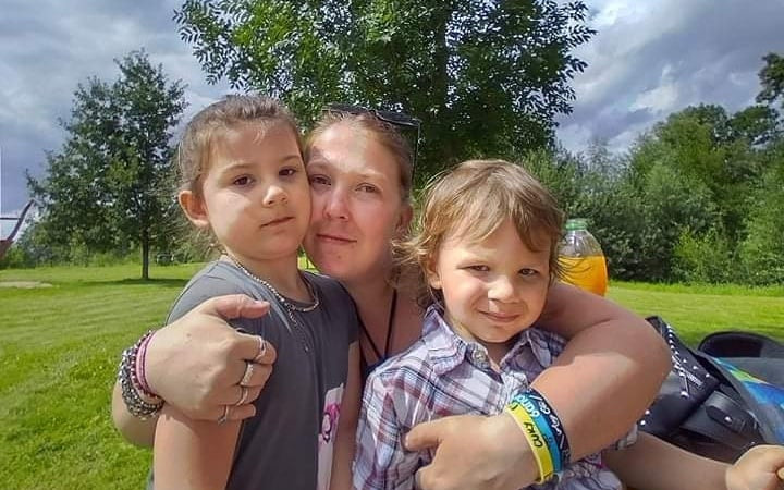 Přispěli jste Anně, Maximovi, Marii, Natálii, Alexandrovi, Andrejovi a jejich mamince Michaele. Děkujeme!
