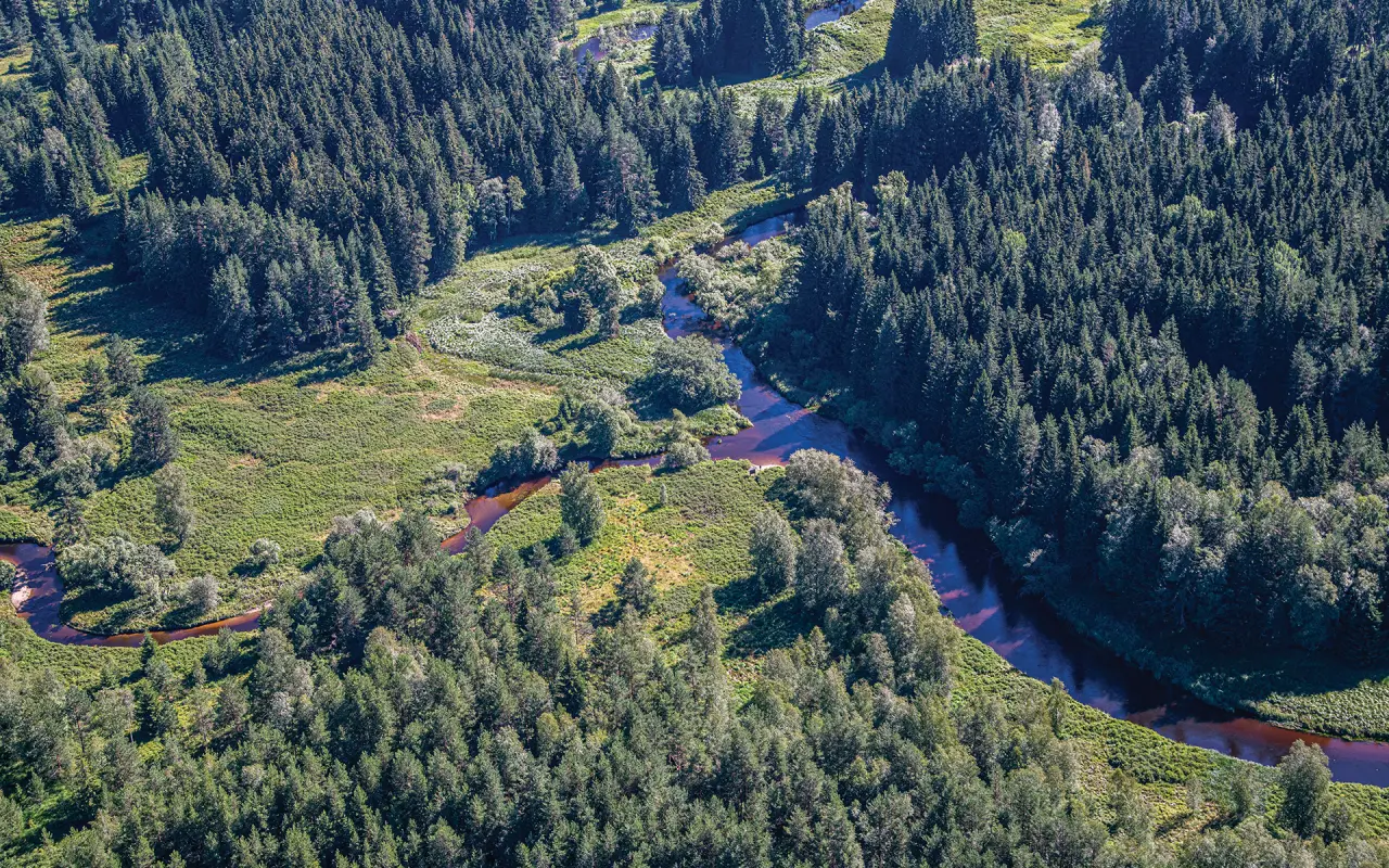 Dárková kniha Vltava z nebe – podpořte knihu ke 150. výročí Smetanovy Vltavy!