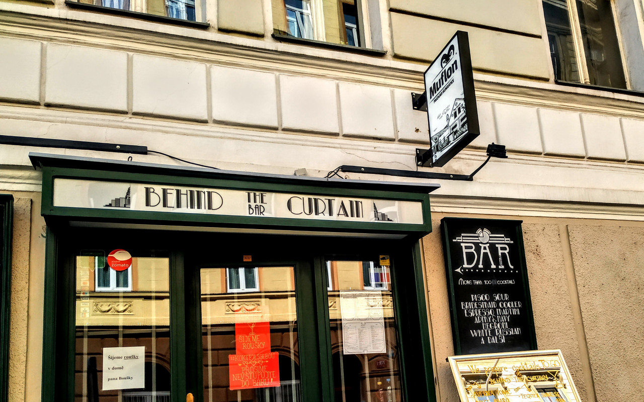 Podpořme žižkovský kulturní Bar Behind the Curtain #kulturažije