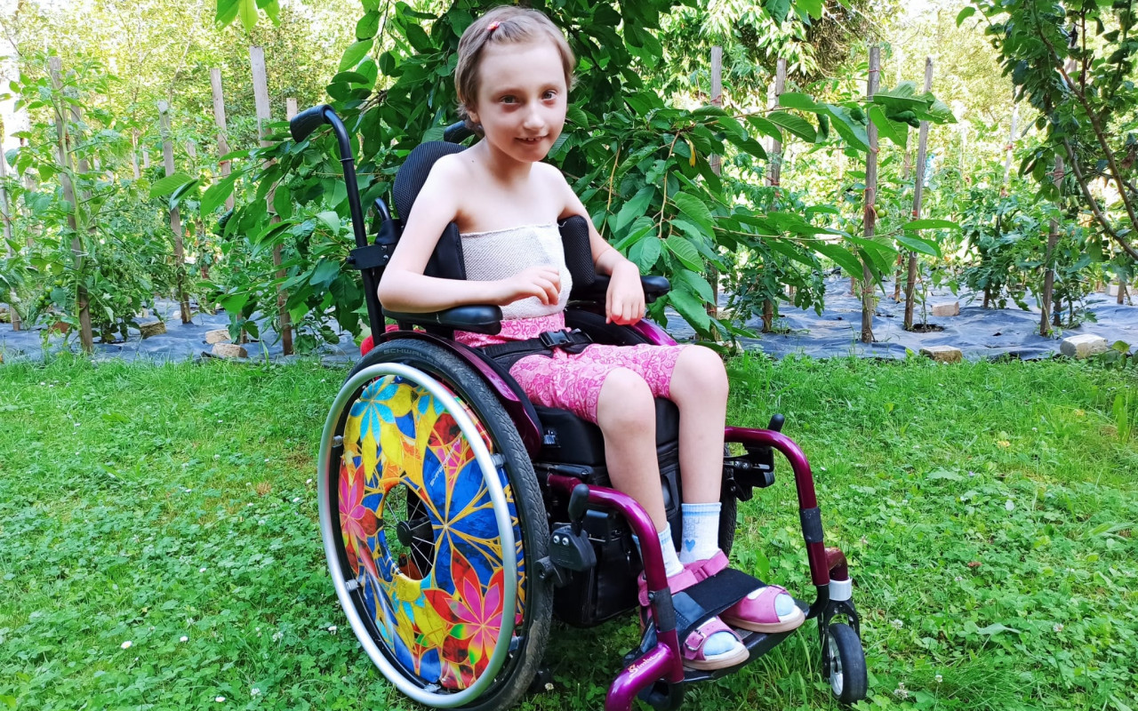 Rehabilitace pro Kačenku, aby mohla chodit