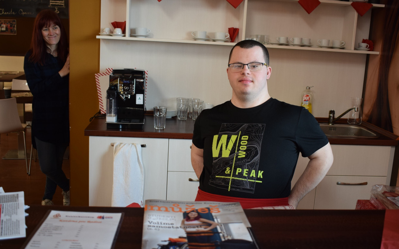 Káva pro Radost na Hradeckém slunovratu