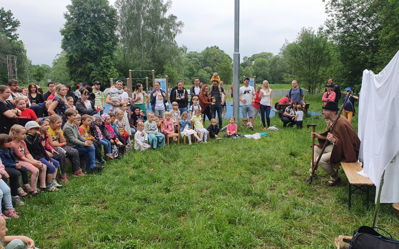 IV. Folklorní (Ne)Fest - 3.6. Havířov - U Letního kina (FK Gascontrol)