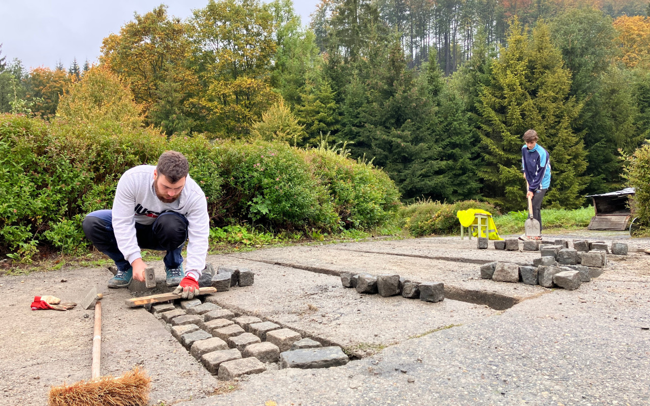 Archa potřebuje novou střechu!