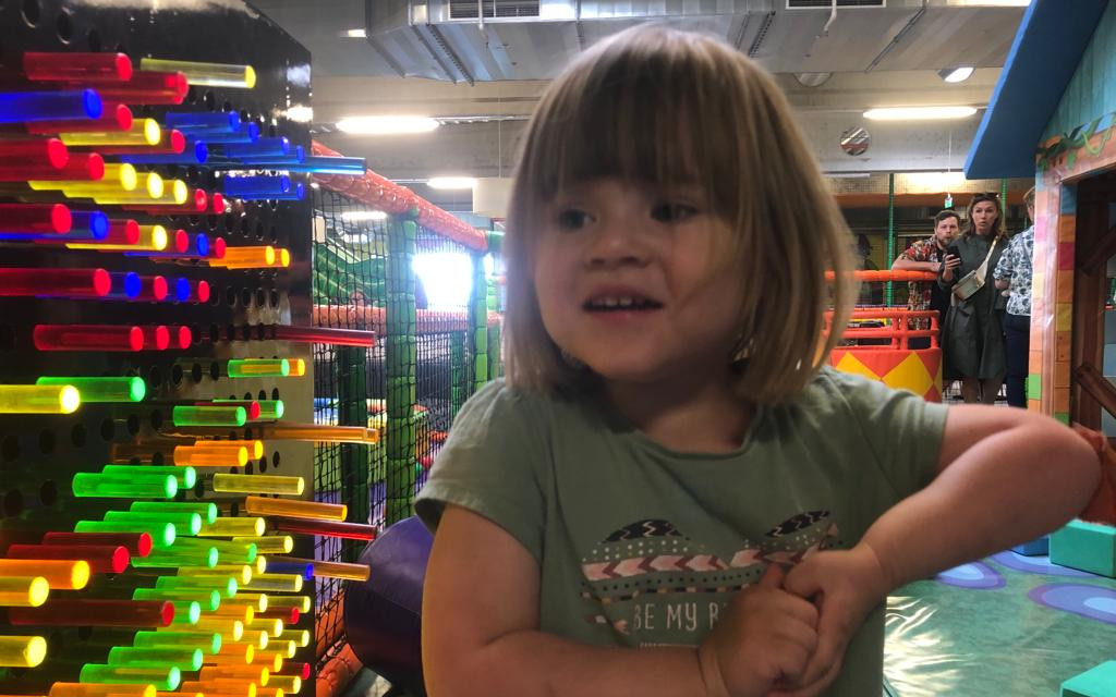 Pomohli jste Viktorce opřít se o ruku