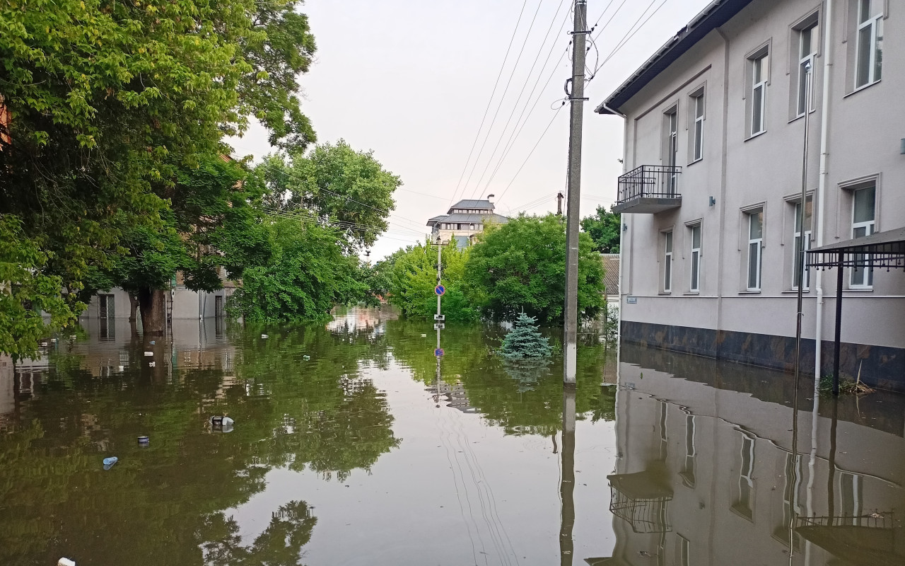 Protržená přehrada - pomozte zaplaveným