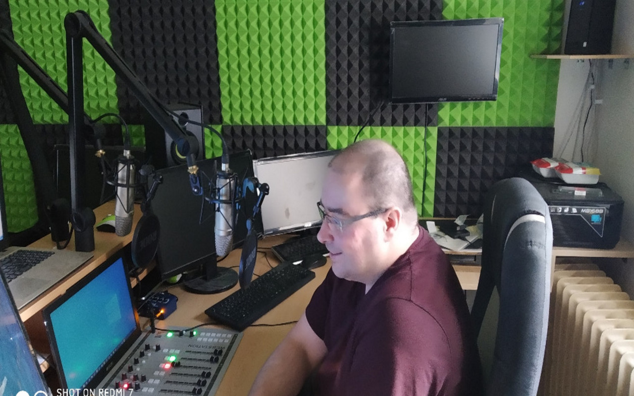Pomozte nám spustit znovu Rádio