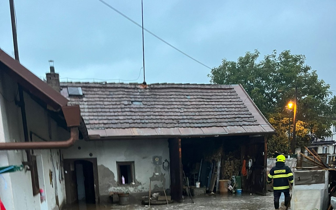 Pomohli jste přispět na sbírku pro p. Trnku a p. Gavorovou-opakované zaplavení domu čp.64 Hořiněves