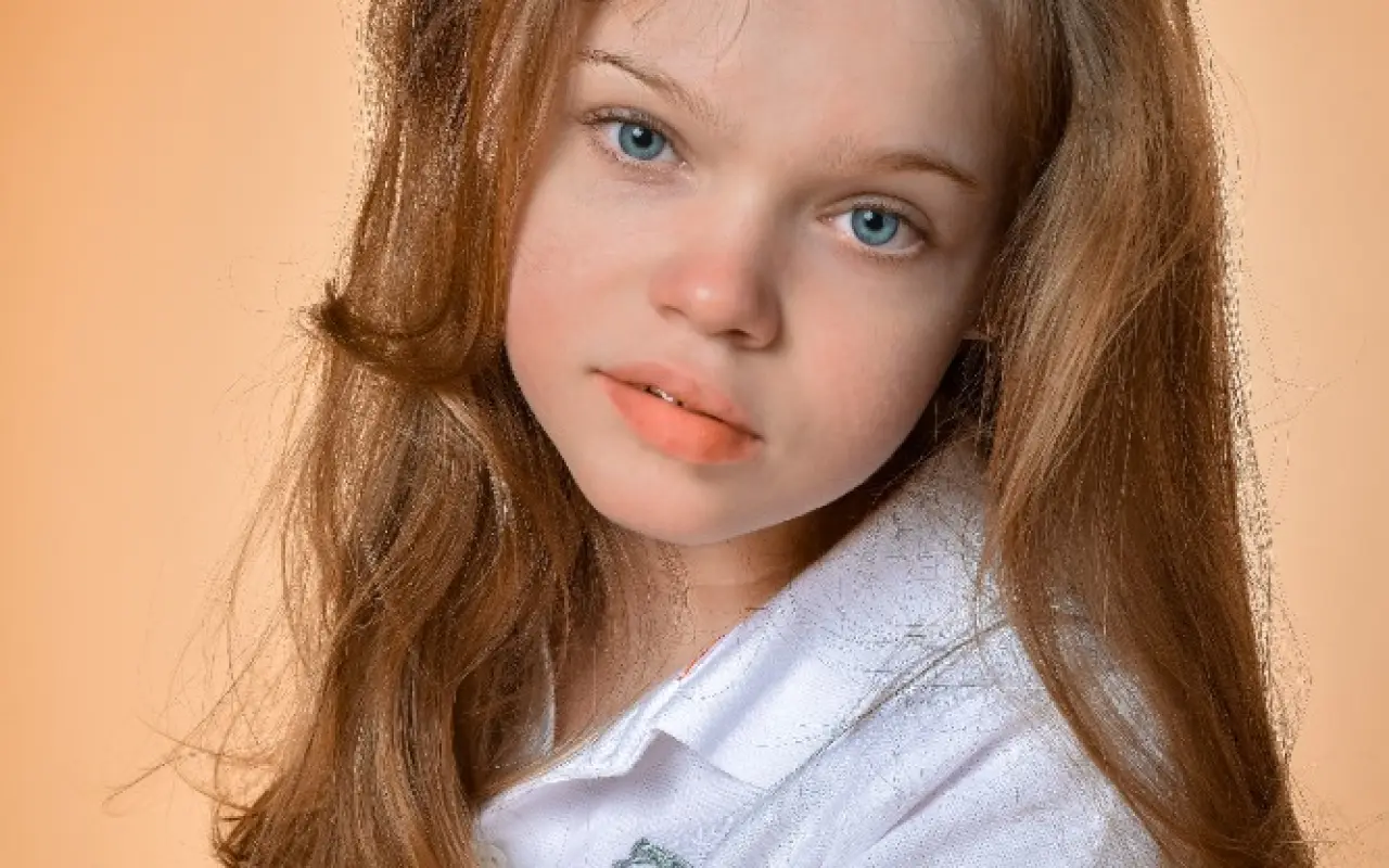 Statečná dívka Elenka čelí vzácné nemoci, kterou trpí jen 80 lidí na světě.
