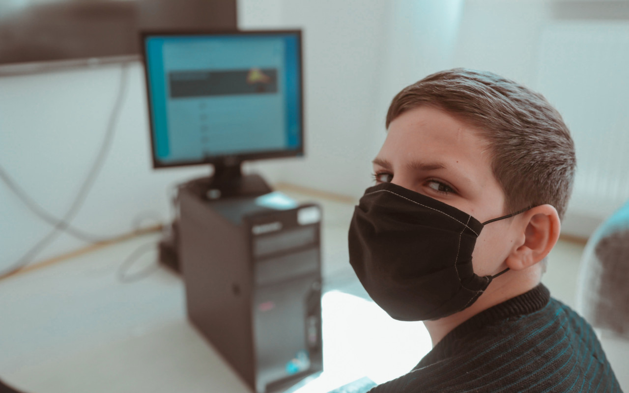 Počítače dětem - za 900Kč jste zajistili počítač k studiu pro 1 dítě v nouzi