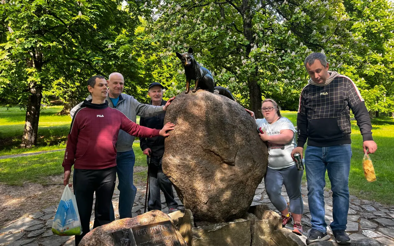 Bezpečné podlahy pro osoby s mentálním a duševním postižením - Galaxie