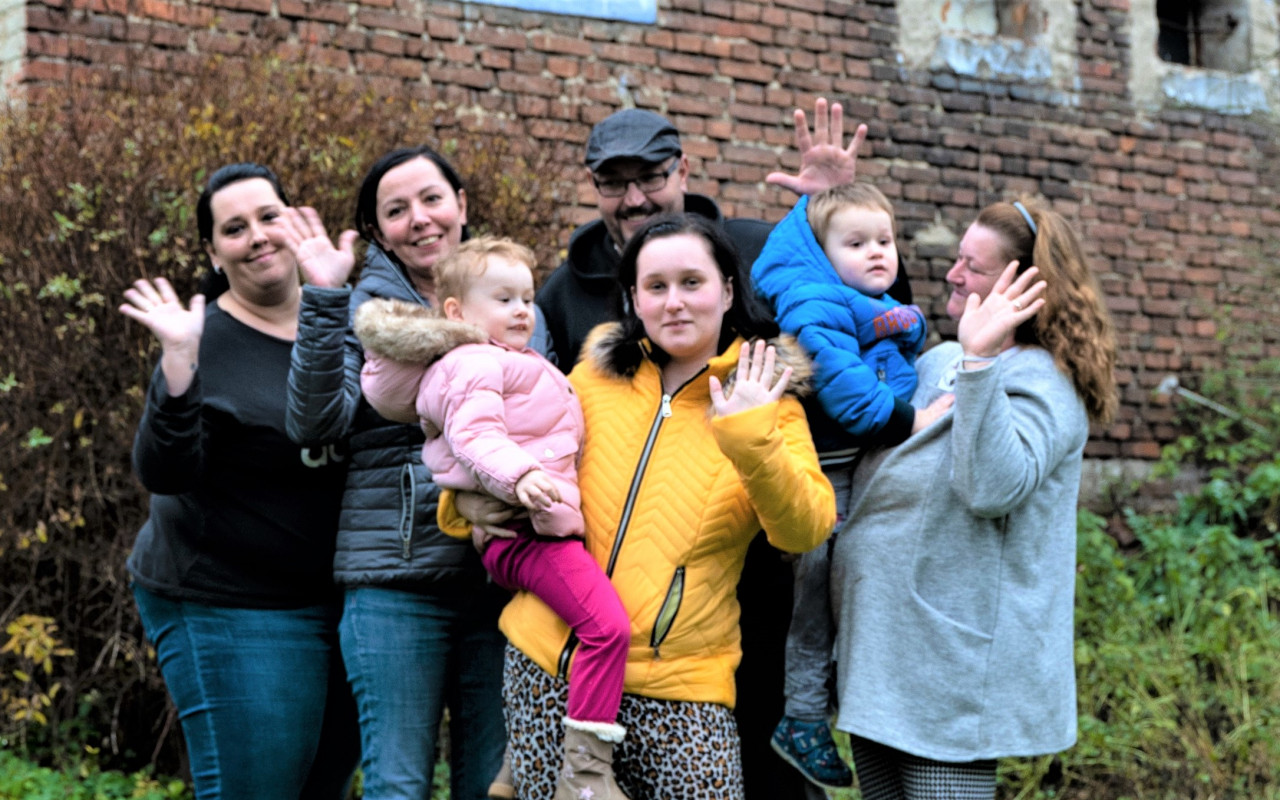 Dana s dětmi, maminkou a rodinou zesnulého partnera