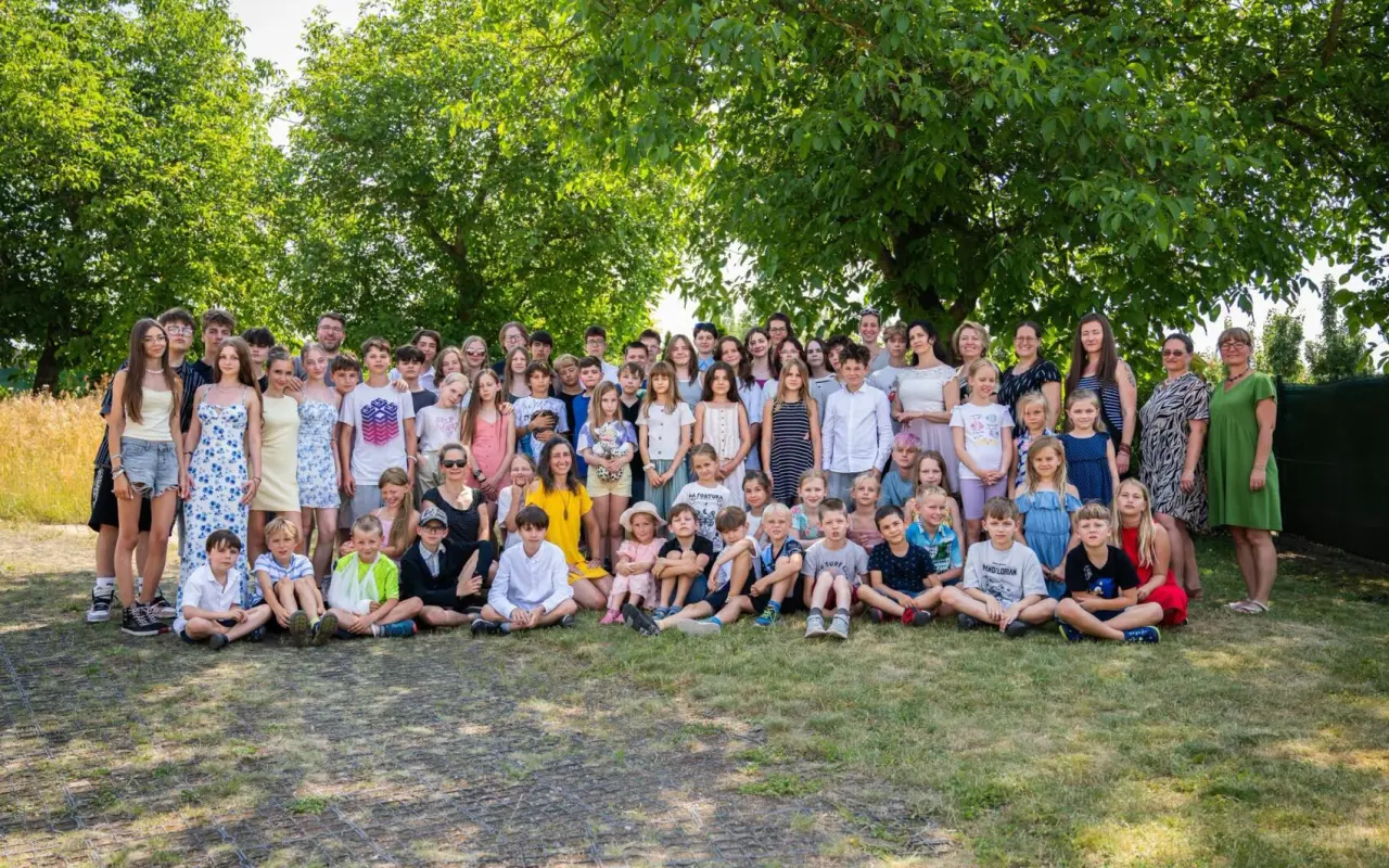 OTEVŘENÁ školní zahrada a školní hřiště