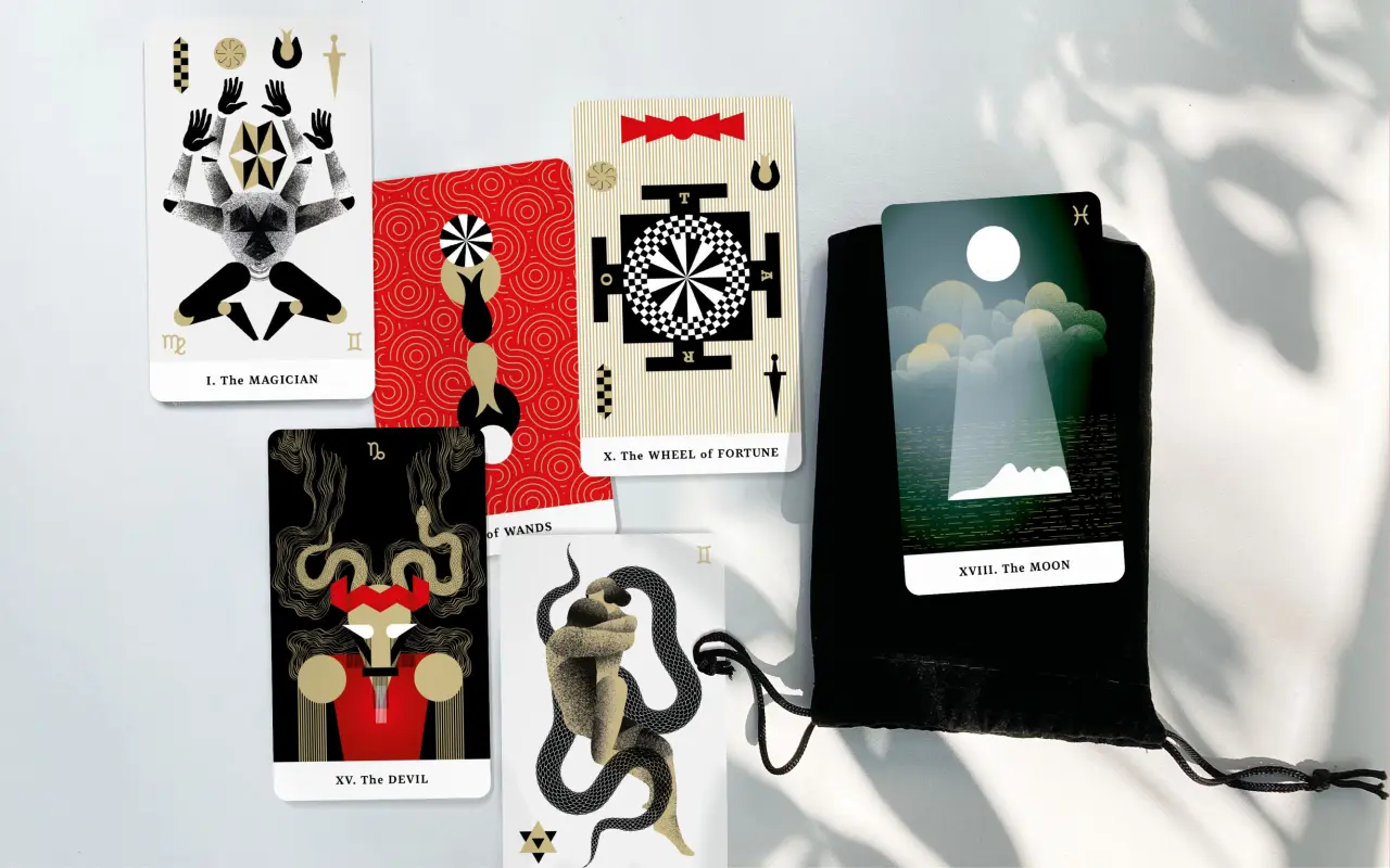 Red Tarot. Podpořte autorský projekt tarotových karet.