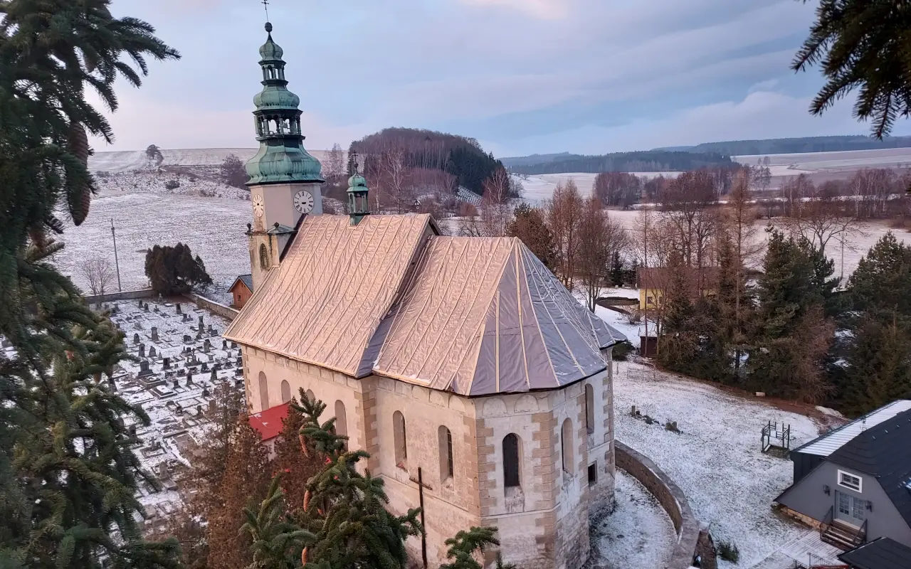 Záchrana nejstaršího kostela Broumovska- kostela Nejsvětější Trojice ve Zdoňově