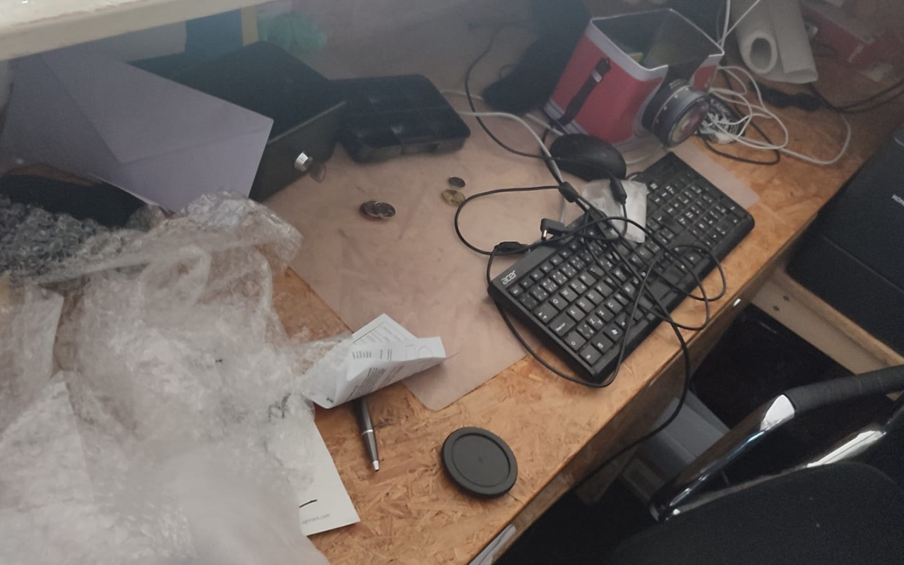 Pomozme Martinovi a Monice postavit zpět na nohy jejich vykradený salon