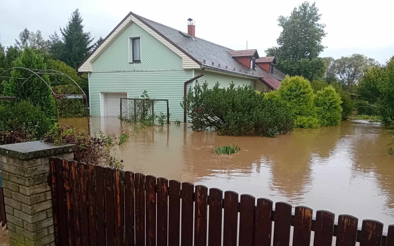 Mladá rodina přišla během povodní o vybavení domácnosti a své zázemí v Bohušově