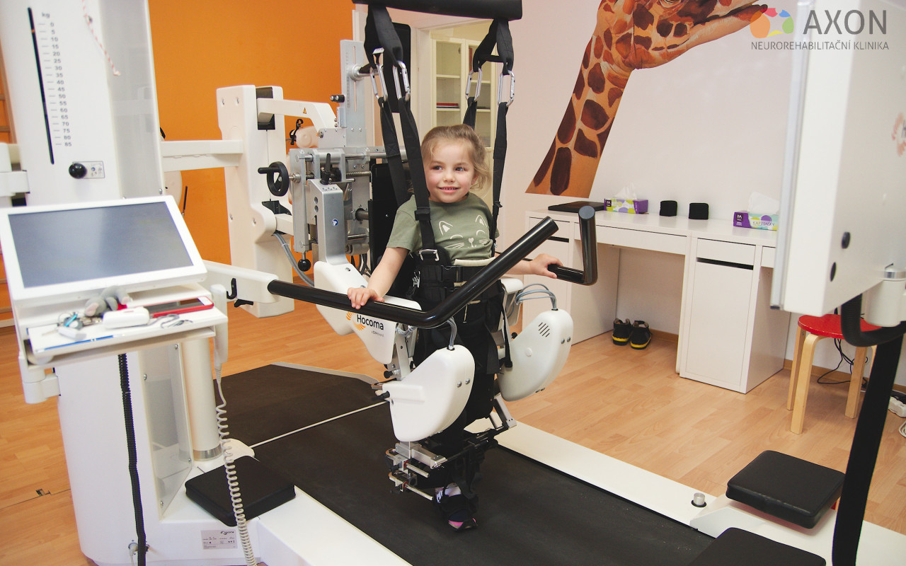 Přispěli jste na rehabilitace pro Laurinku