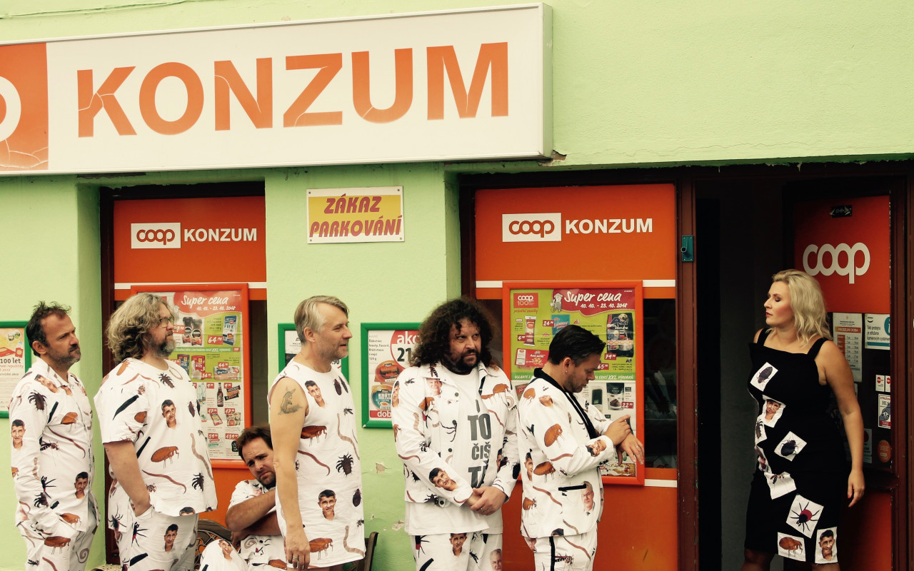 Monkey Business: Vánoční pozdrav z Petrovic #kulturažije