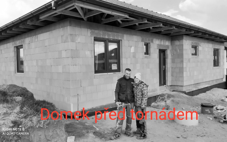 Pomohli jste pro Balášovým - tornádem zdemolovaná novostavba v Mikulčicích