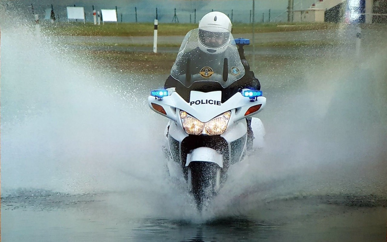 Léčba pro motorkáře Míru/Medical Treatment for Mira The Biker