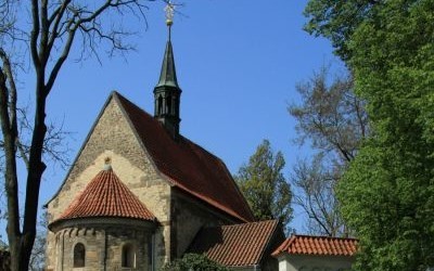 Záchrana statiky a opravy románského kostela na okraji Prahy