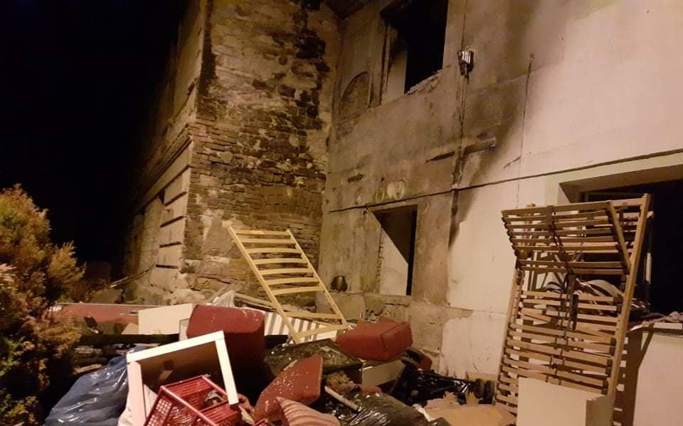 Pomozme rodině z Veltěží, které vyhořel dům
