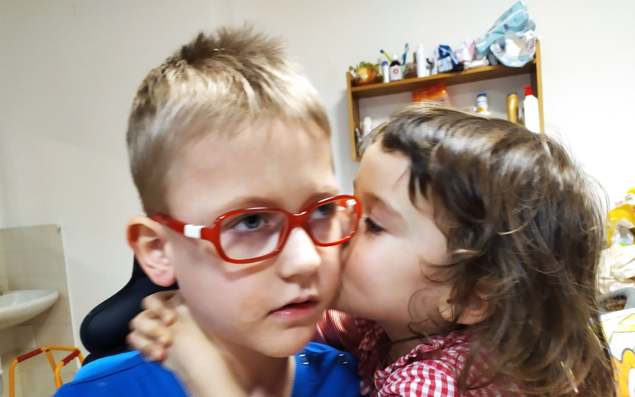 Pomohli jste Rostíkovi s nákladnými neurorehabilitacemi.