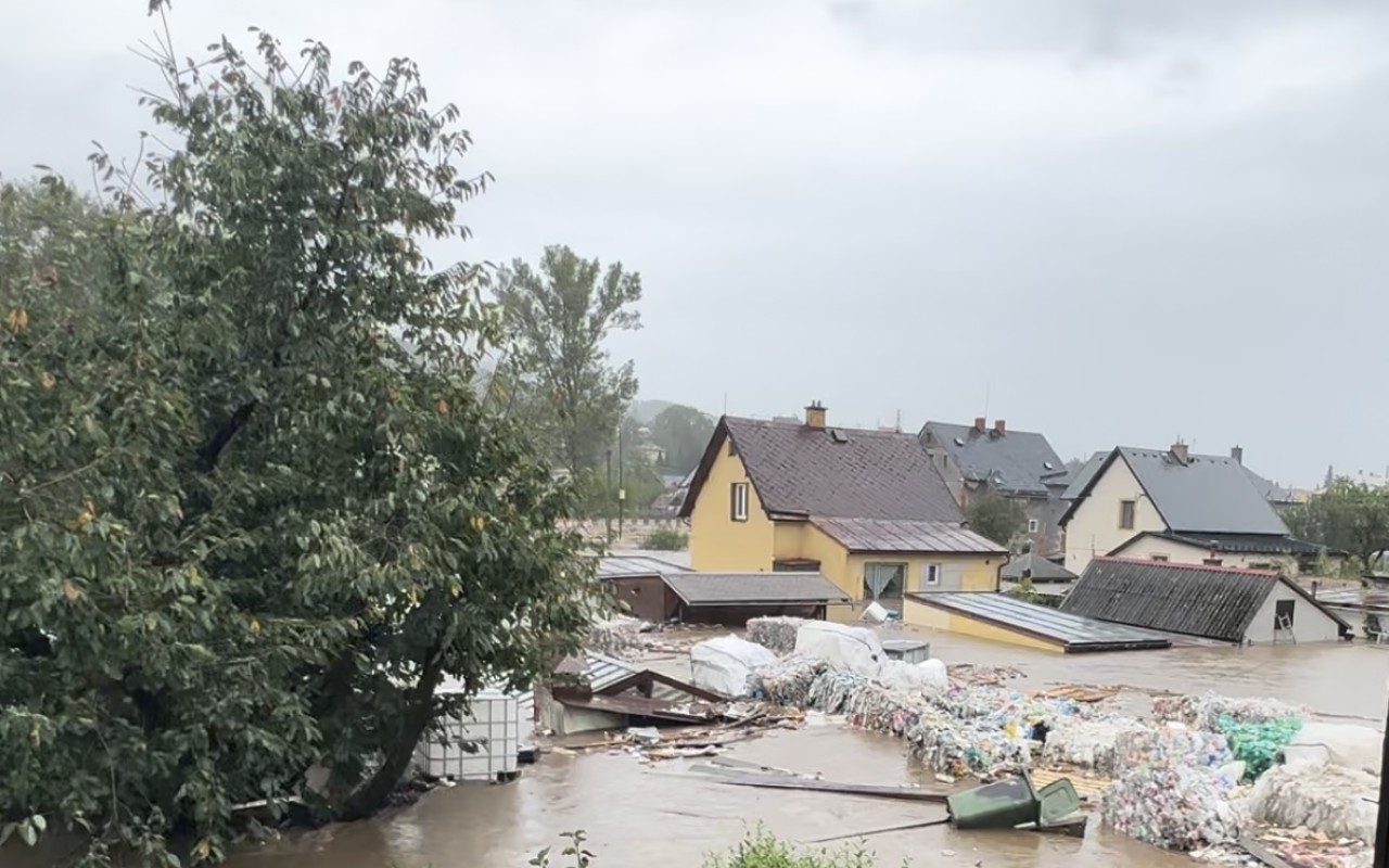 Pomohli jste rodině z České Vsi zachránit dřevostavbu po ničivé povodni