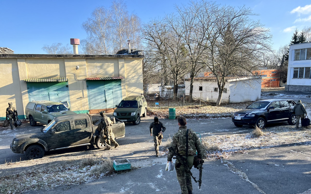 Podpora pro bojovníky na ukrajinské frontě poblíž Bachmutu