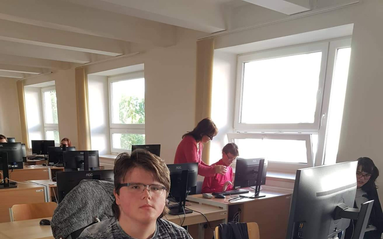 Příspěvek Aleškovi na nové auto