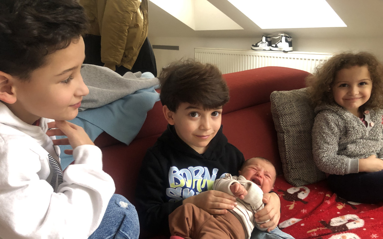 Pro 3 týdenní Viky a 4 letou Lily, aby se mohly vrátit do svých postýlek