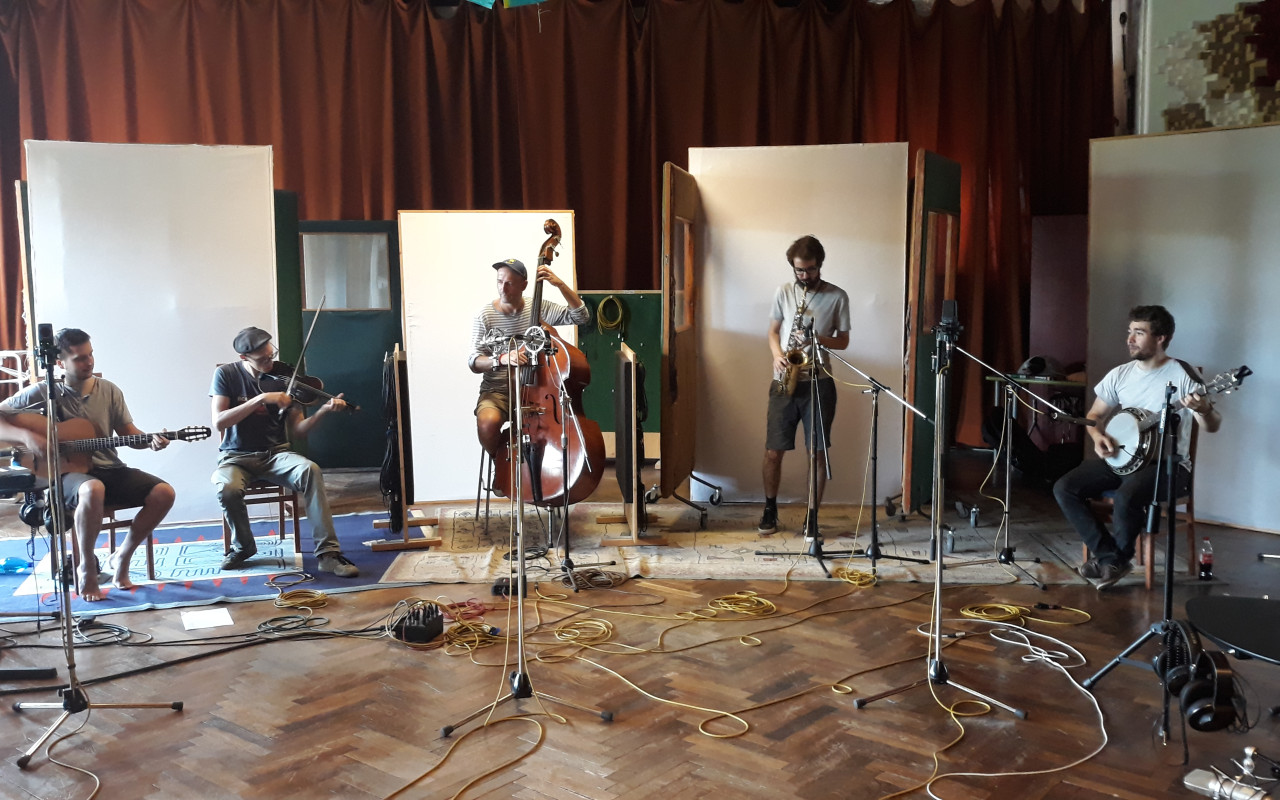 Futur Swing vydává debutové CD