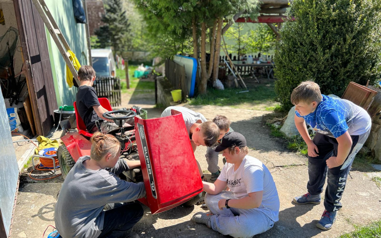 Podpořte teenagerskou tvořivost - postavte s námi tiny-house